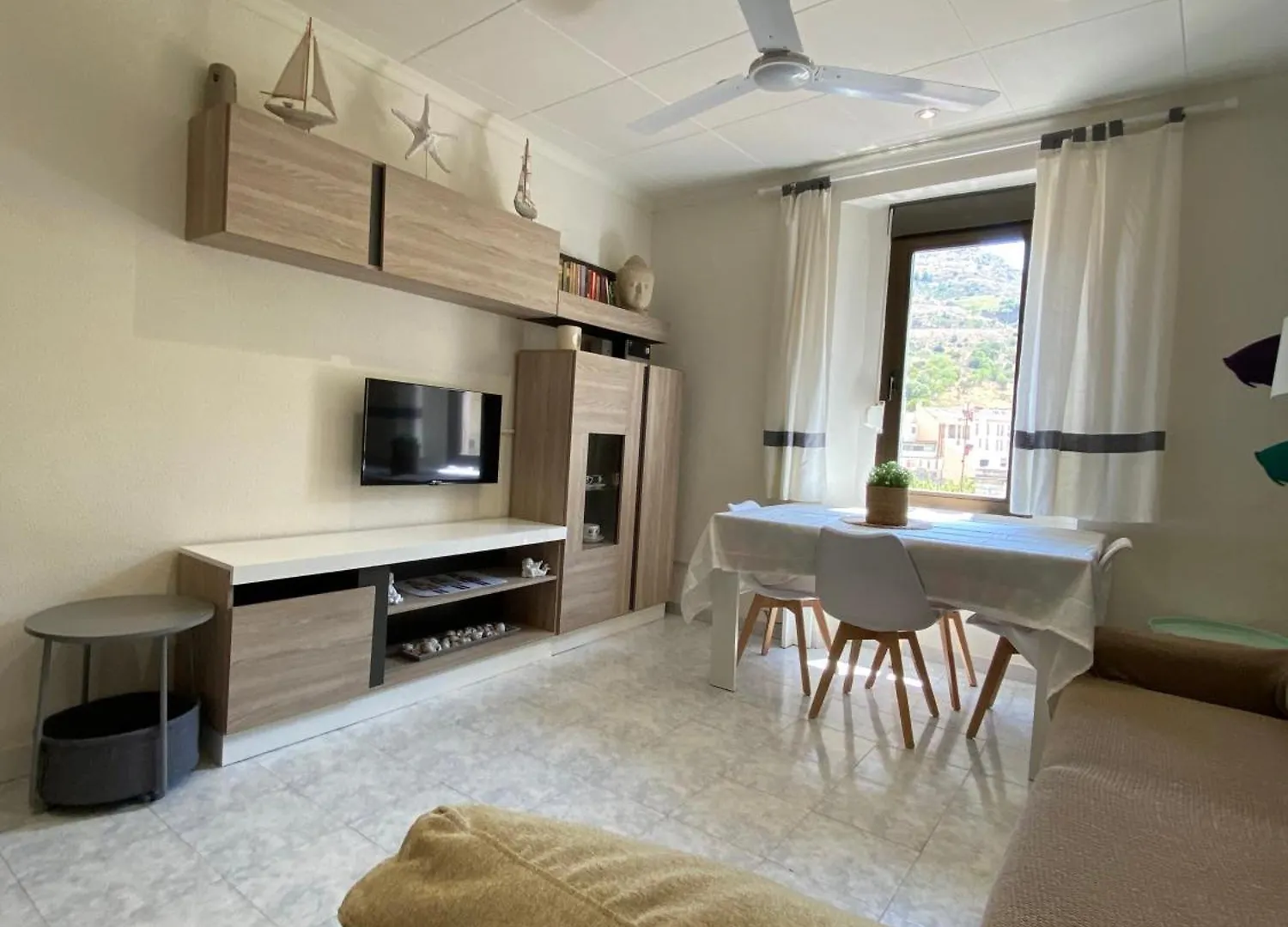 Apartaments Portbou Costa Brava إسبانيا